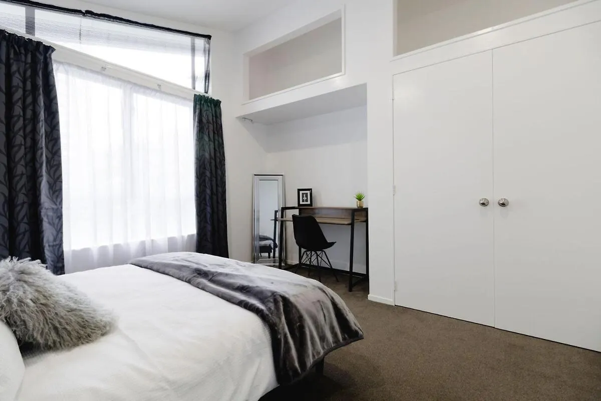 Apartment Spacious 3Br Retreat On City Fringe W Free Parking Wellington New Zealand